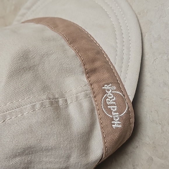 Hard Rock Fleur de Lis Pin Women's Brimmed Cap New - Picture 4 of 5